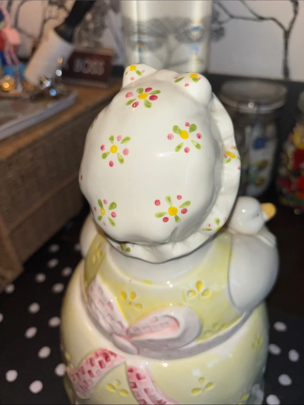 EUC VINTAGE Adorable Mother Duck cookie jar with four ducklings - Pastel ceram